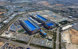 Samsung wants High-NA EUV in DRAM production by 2028, but 12-inch masks belong to a much later phase