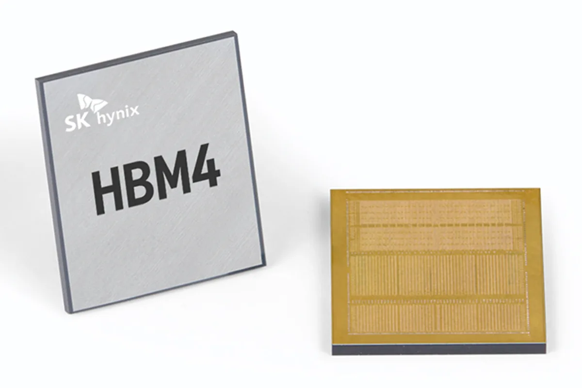 Composant mémoire SK hynix HBM4 et son substrat électronique, illustrant la nouvelle génération de mémoire à haute bande passante