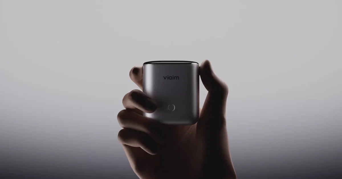 viaim Rise transforme le boîtier des écouteurs en enregistreur et en relais pour agents IA